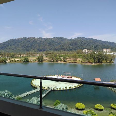 Marina Island Couple Home Stay Lumut Εξωτερικό φωτογραφία