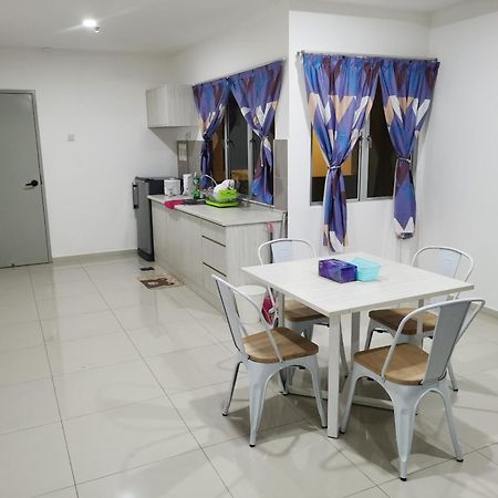 Marina Island Couple Home Stay Lumut Εξωτερικό φωτογραφία